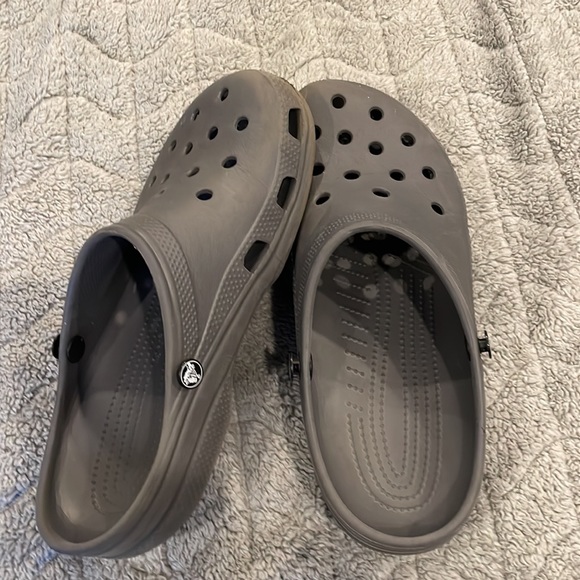 Gray Crocs Size 10 Mens - Picture 2 of 7